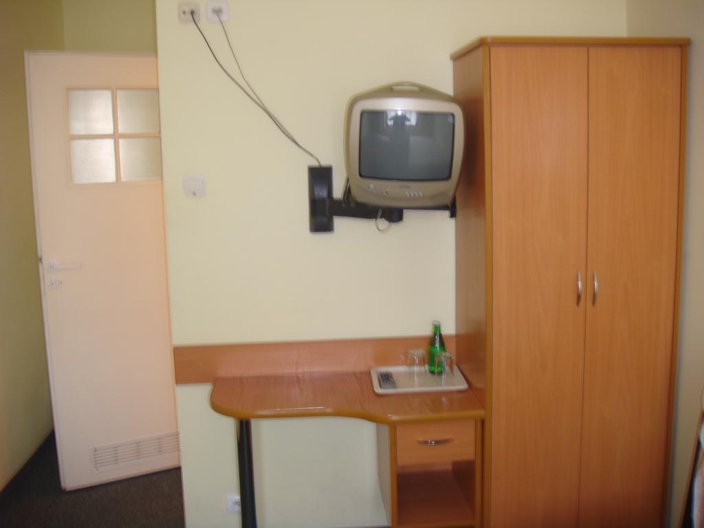 Hotel Polonia アウグストゥフ エクステリア 写真